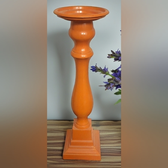 Elegant Orange Pillar - Picture 1 of 3